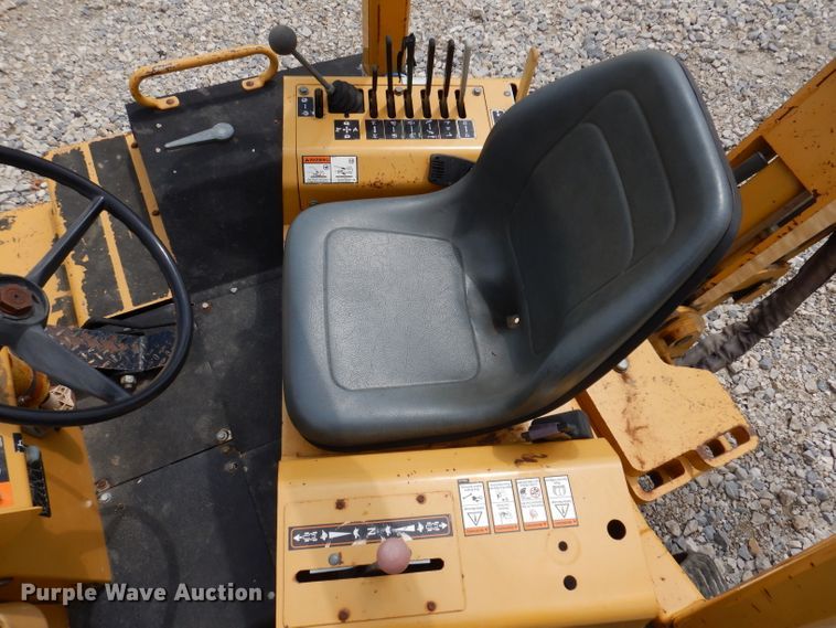 image for item IQ9711 2008 Vermeer RTX1250  cable plow