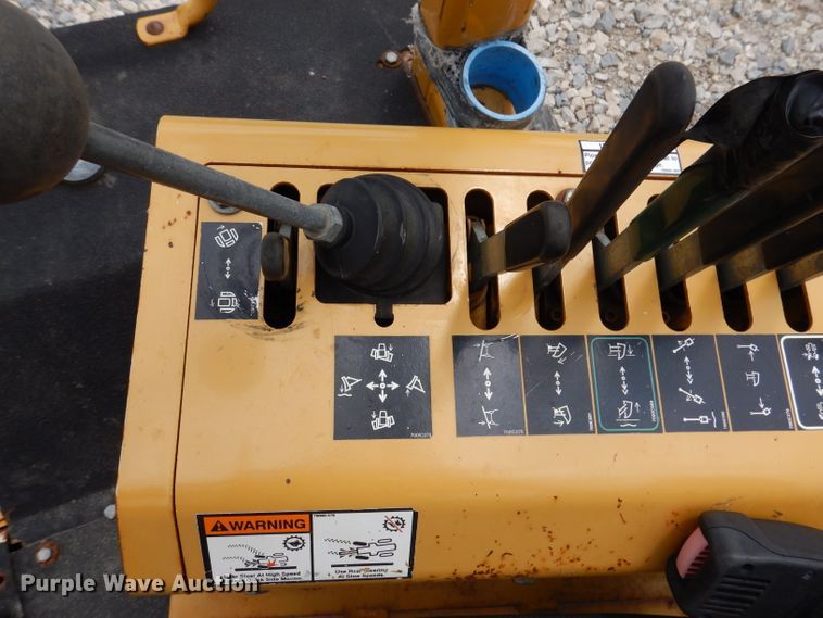 image for item IQ9711 2008 Vermeer RTX1250  cable plow