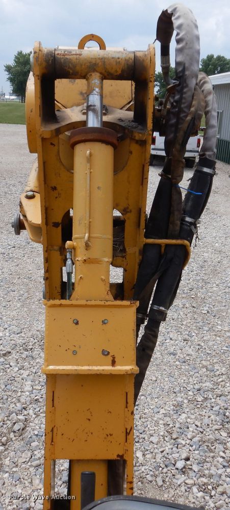 image for item IQ9711 2008 Vermeer RTX1250  cable plow