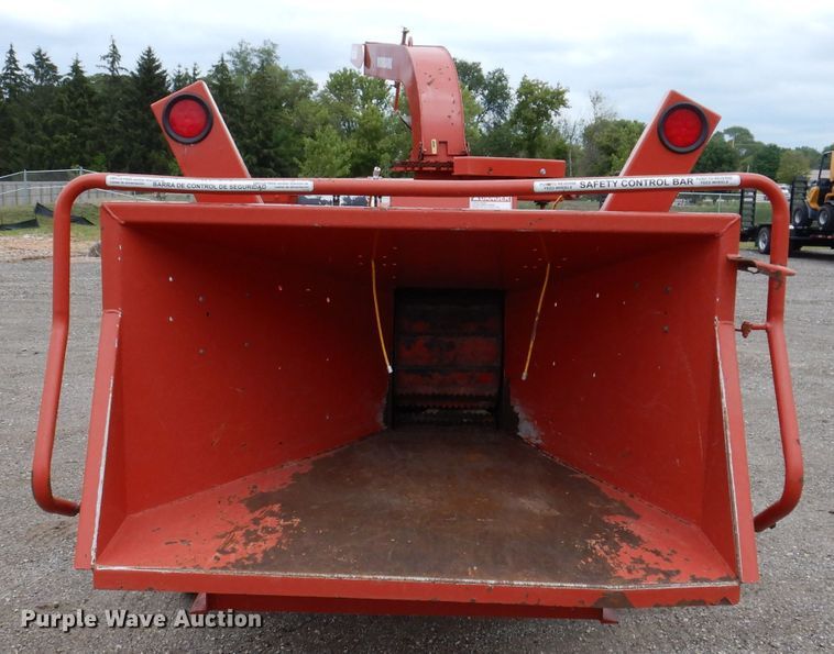 image for item IQ9715 2015 Morbark Beever M12R  wood chipper