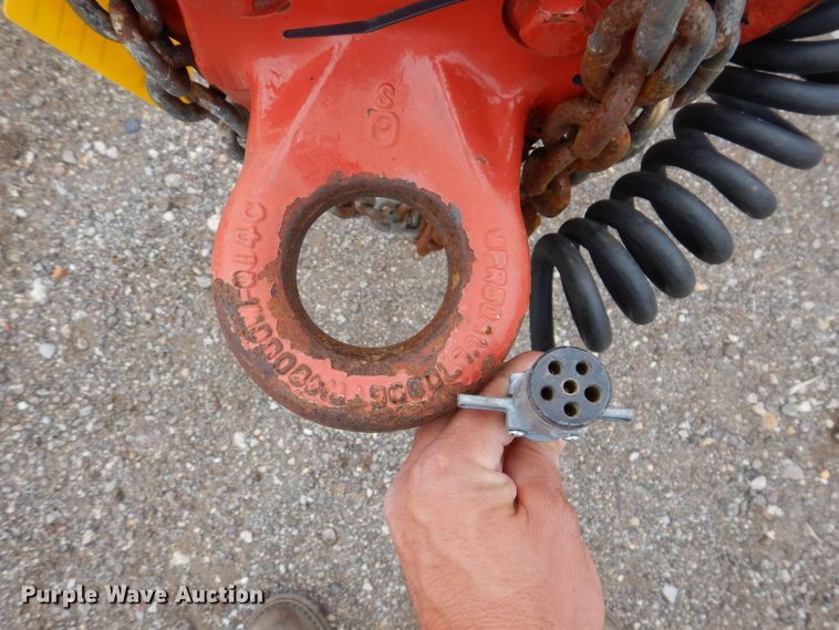 image for item IQ9715 2015 Morbark Beever M12R  wood chipper