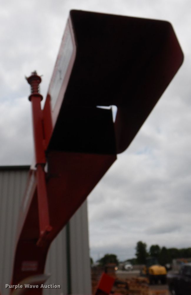 image for item IQ9715 2015 Morbark Beever M12R  wood chipper