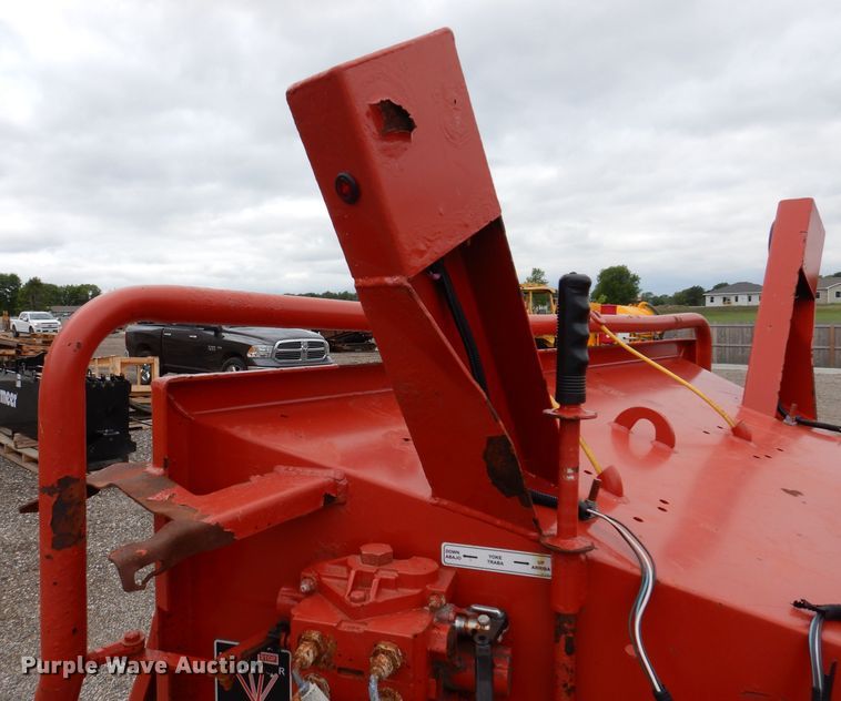 image for item IQ9715 2015 Morbark Beever M12R  wood chipper