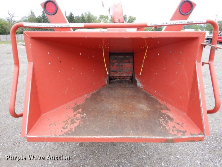 image for item IQ9715 2015 Morbark Beever M12R  wood chipper