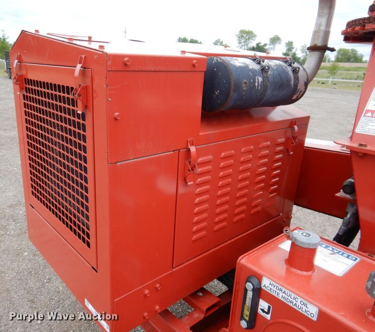 image for item IQ9715 2015 Morbark Beever M12R  wood chipper