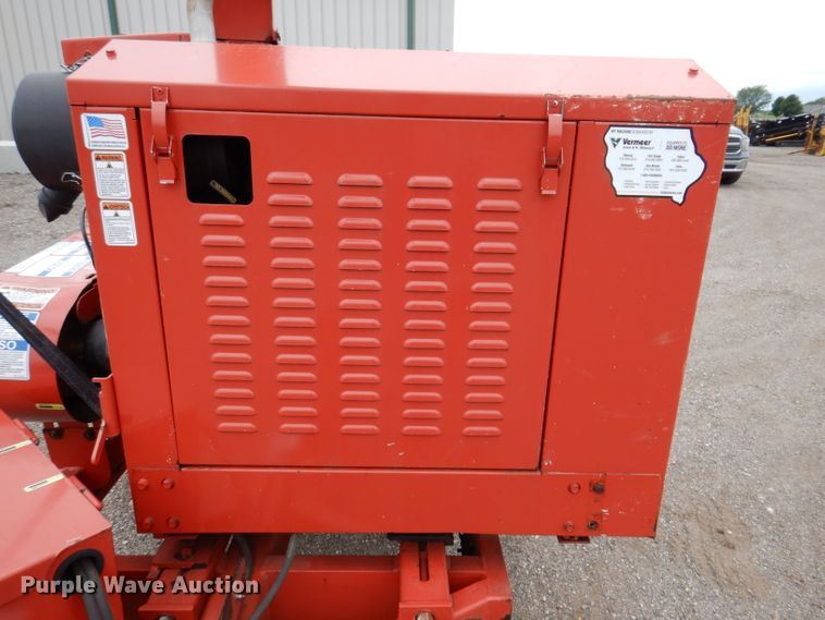 image for item IQ9715 2015 Morbark Beever M12R  wood chipper