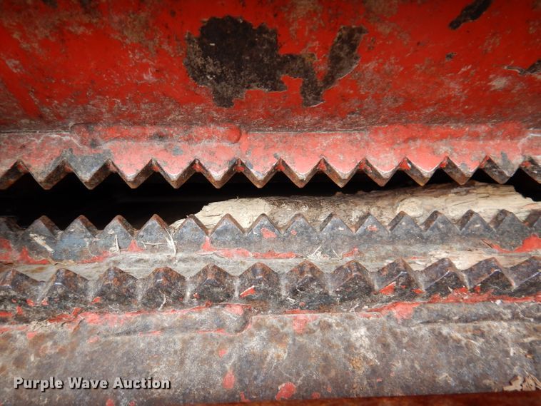 image for item IQ9715 2015 Morbark Beever M12R  wood chipper