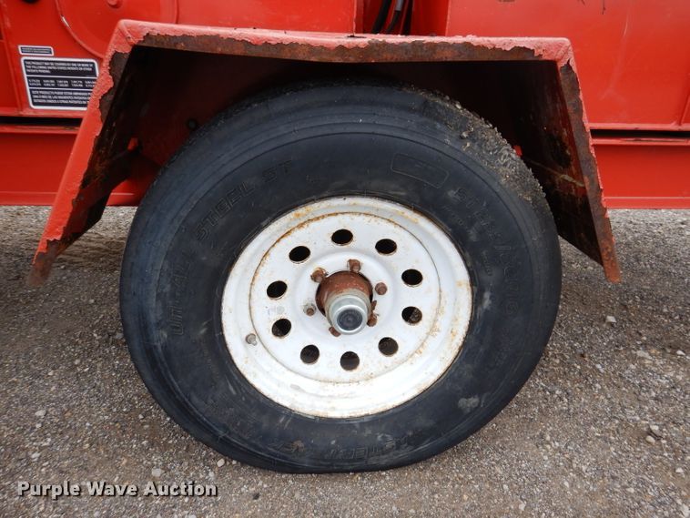 image for item IQ9715 2015 Morbark Beever M12R  wood chipper