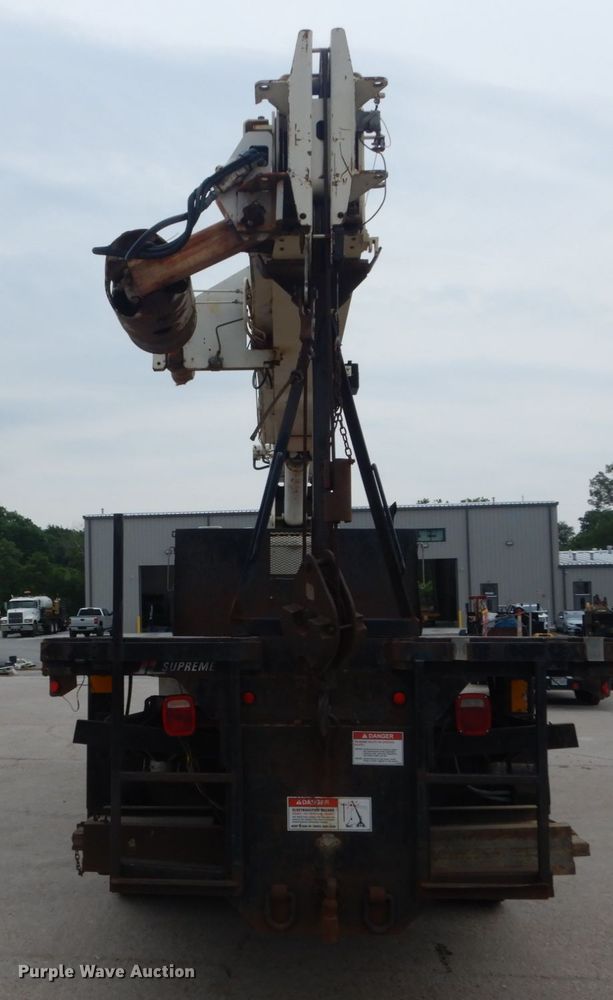 image for item IT9208 1998 Ford LT9513  crane truck