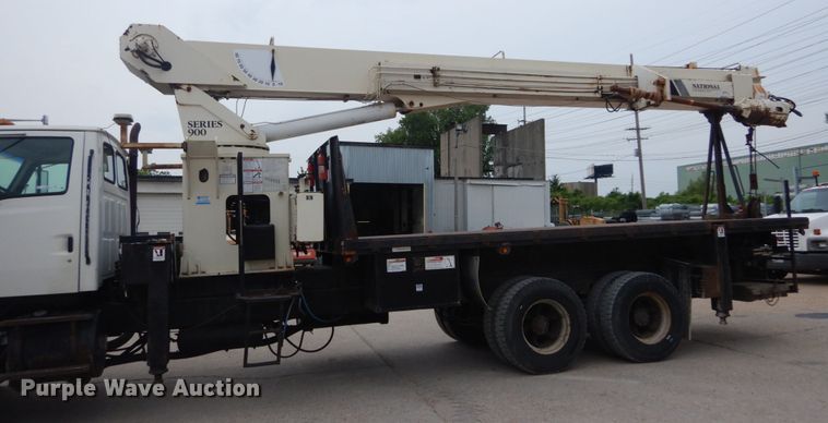 image for item IT9208 1998 Ford LT9513  crane truck