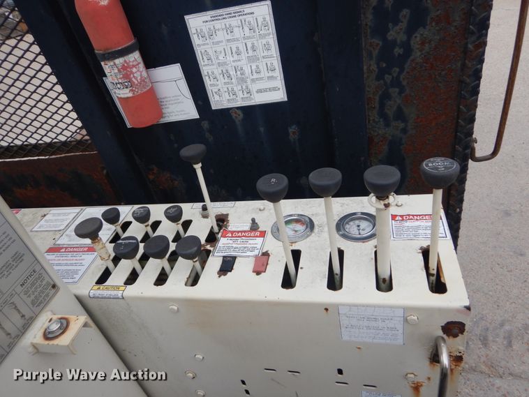 image for item IT9208 1998 Ford LT9513  crane truck