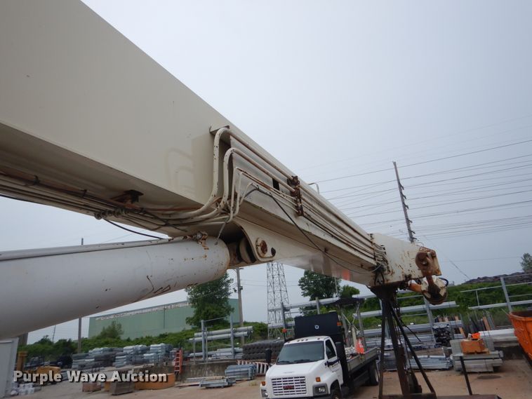 image for item IT9208 1998 Ford LT9513  crane truck