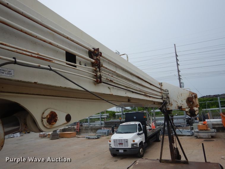 image for item IT9208 1998 Ford LT9513  crane truck