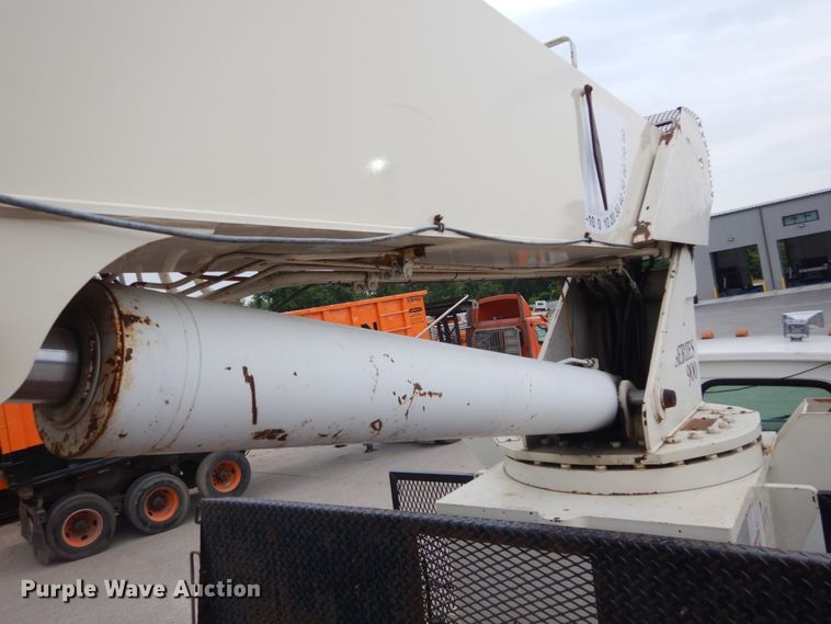 image for item IT9208 1998 Ford LT9513  crane truck