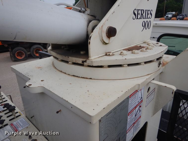 image for item IT9208 1998 Ford LT9513  crane truck