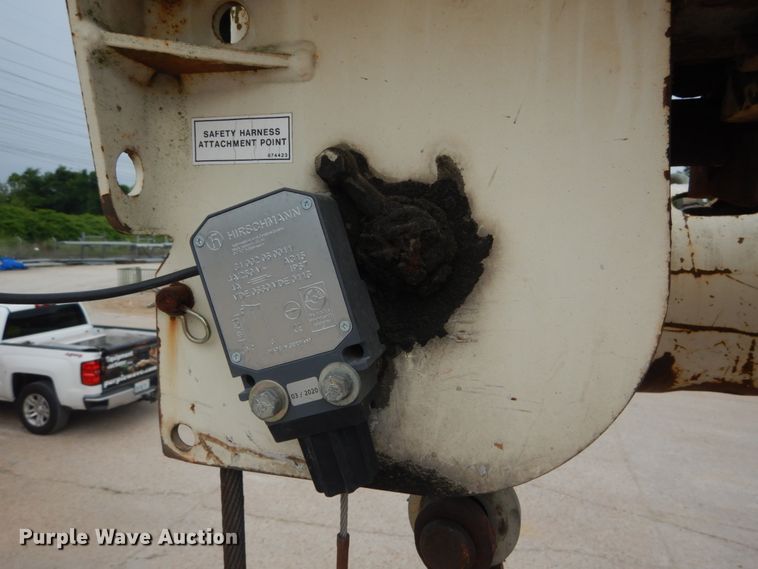 image for item IT9208 1998 Ford LT9513  crane truck