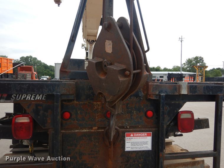 image for item IT9208 1998 Ford LT9513  crane truck