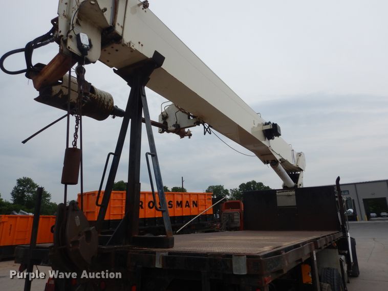 image for item IT9208 1998 Ford LT9513  crane truck