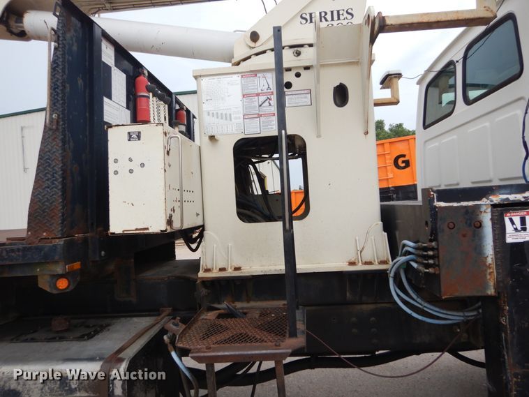 image for item IT9208 1998 Ford LT9513  crane truck