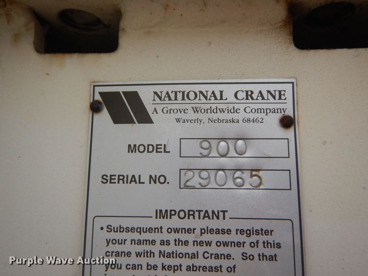 image for item IT9208 1998 Ford LT9513  crane truck