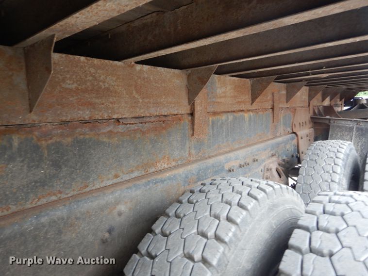 image for item IT9208 1998 Ford LT9513  crane truck