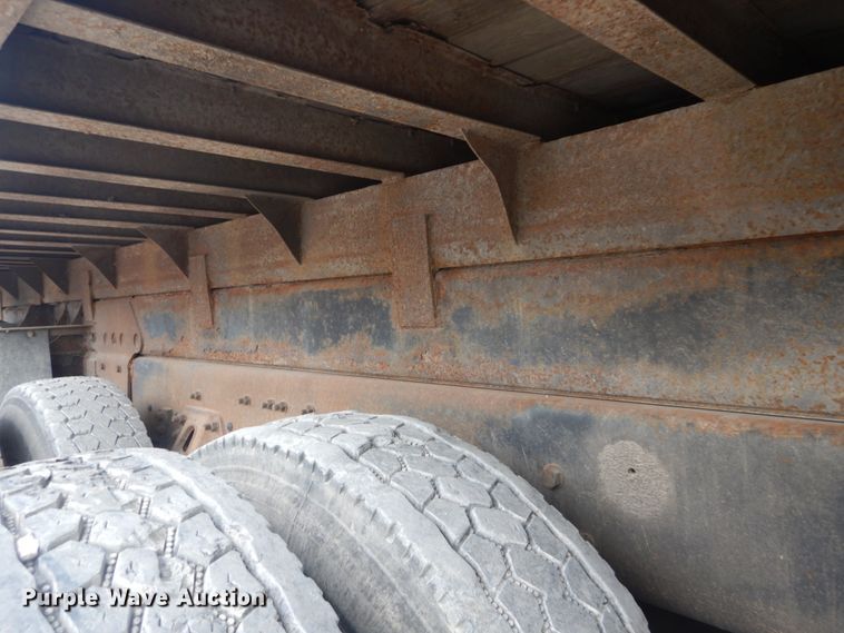 image for item IT9208 1998 Ford LT9513  crane truck