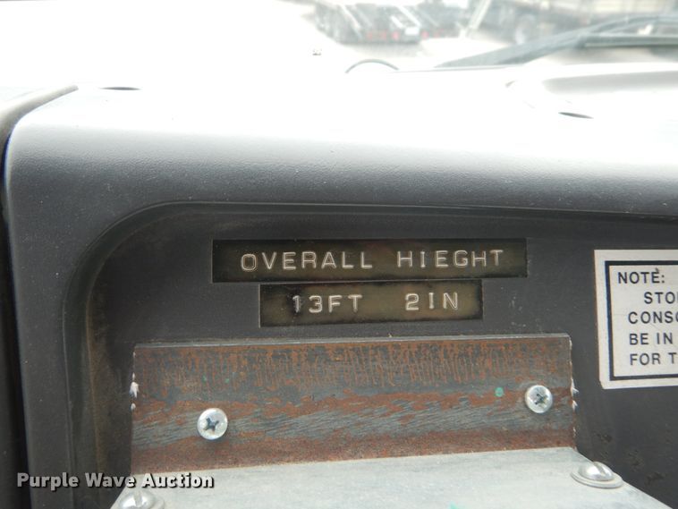 image for item IT9208 1998 Ford LT9513  crane truck