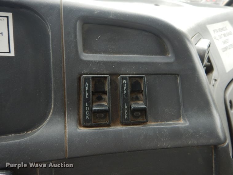 image for item IT9208 1998 Ford LT9513  crane truck