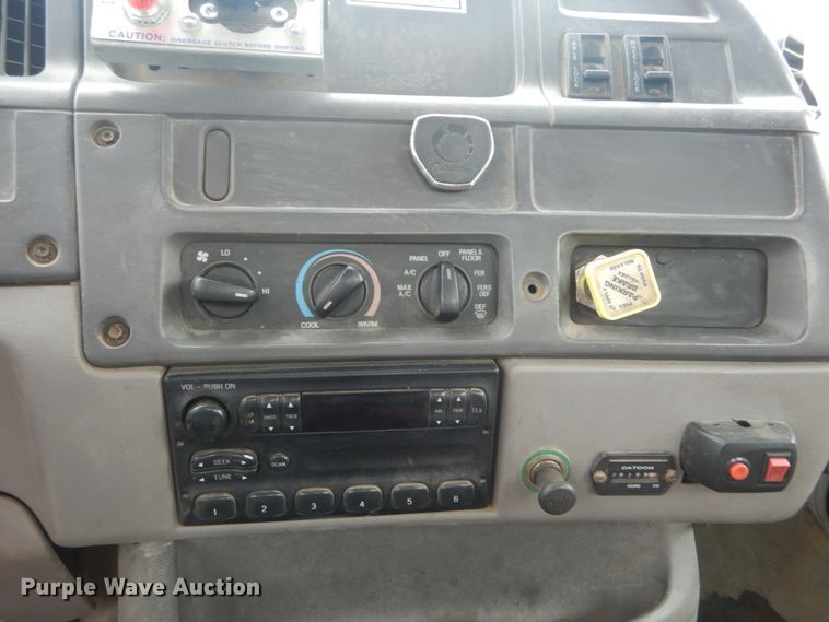 image for item IT9208 1998 Ford LT9513  crane truck