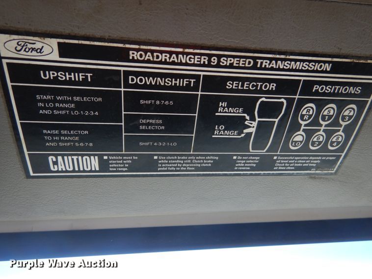 image for item IT9208 1998 Ford LT9513  crane truck