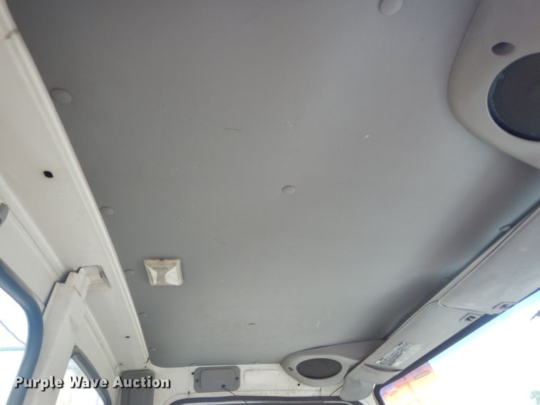 image for item IT9208 1998 Ford LT9513  crane truck