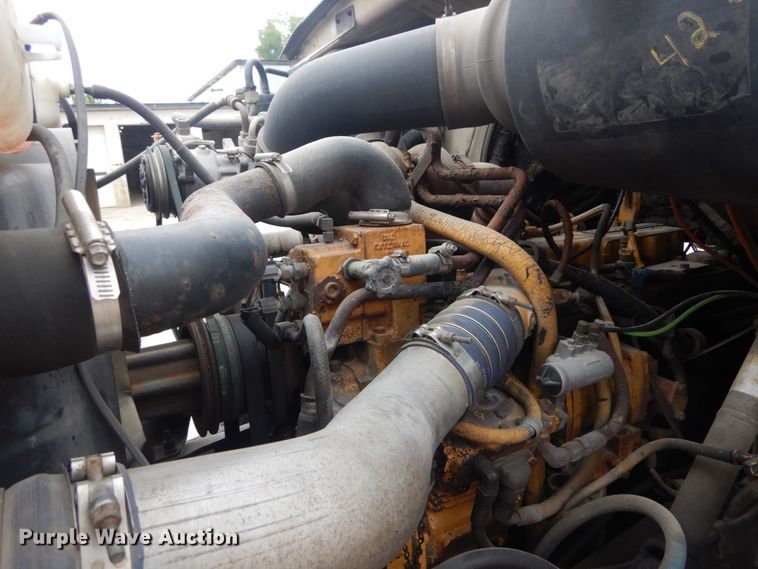 image for item IT9208 1998 Ford LT9513  crane truck