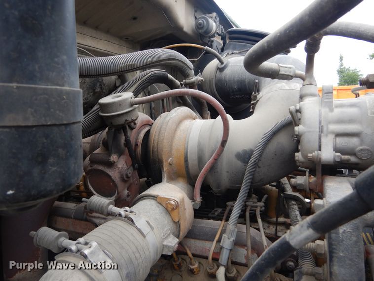 image for item IT9208 1998 Ford LT9513  crane truck