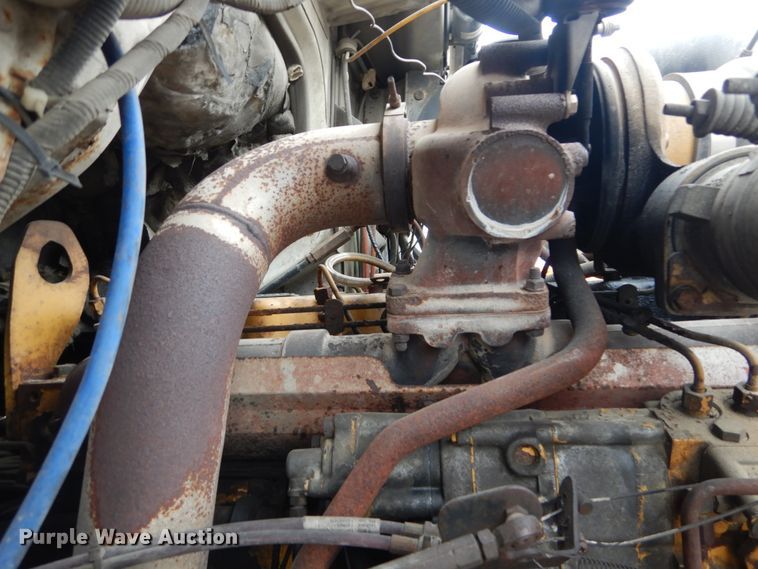 image for item IT9208 1998 Ford LT9513  crane truck