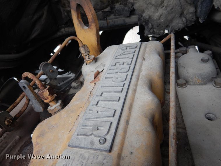 image for item IT9208 1998 Ford LT9513  crane truck