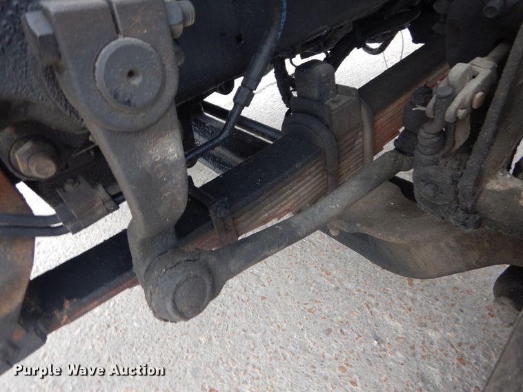 image for item IT9208 1998 Ford LT9513  crane truck