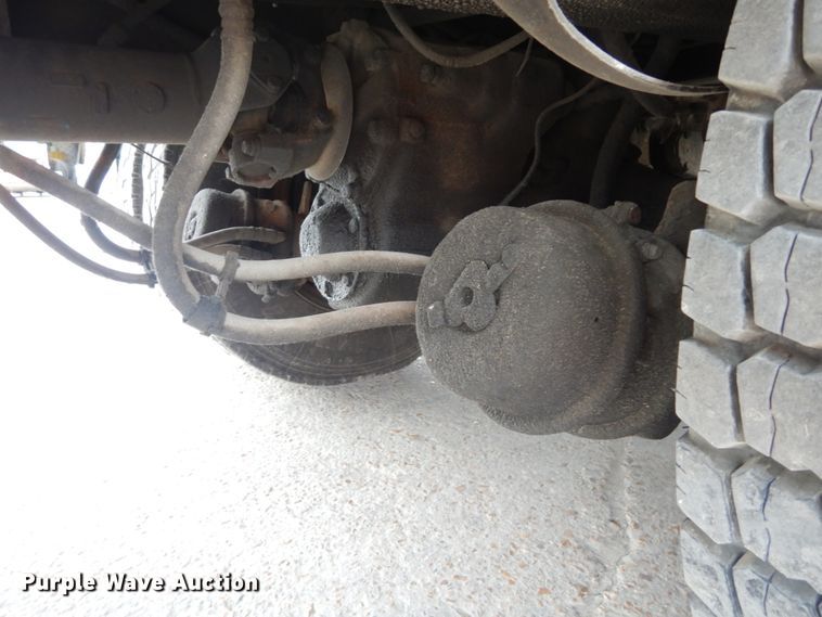 image for item IT9208 1998 Ford LT9513  crane truck