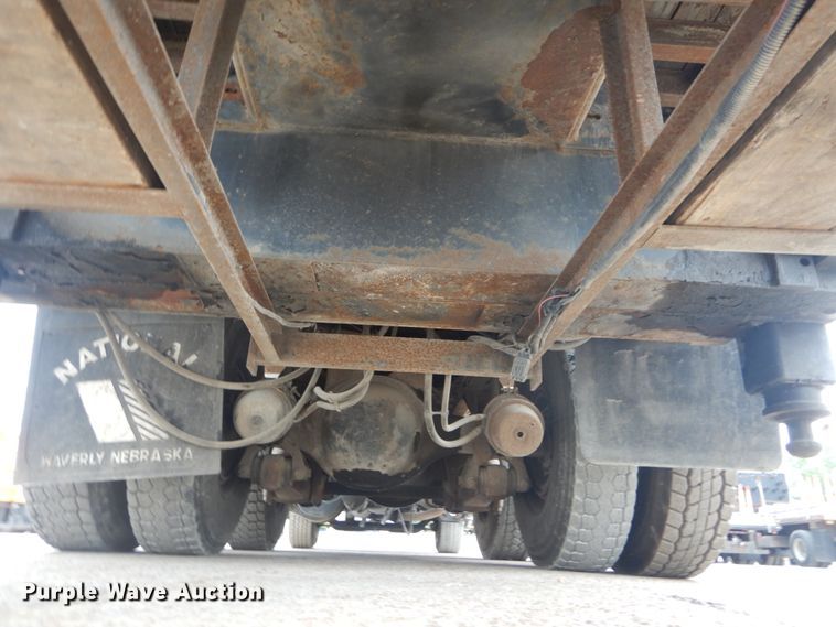 image for item IT9208 1998 Ford LT9513  crane truck