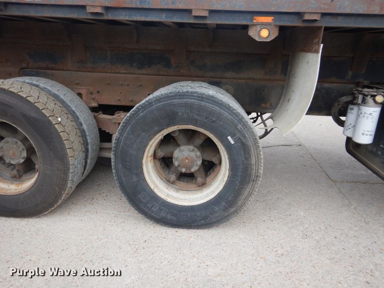 image for item IT9208 1998 Ford LT9513  crane truck