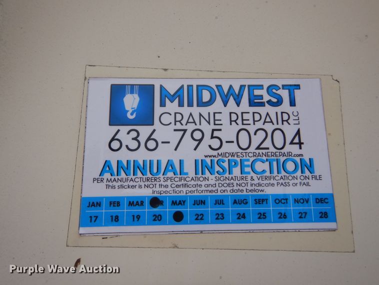 image for item IT9208 1998 Ford LT9513  crane truck