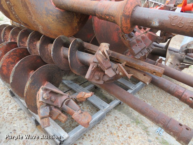 image for item IT9208 1998 Ford LT9513  crane truck