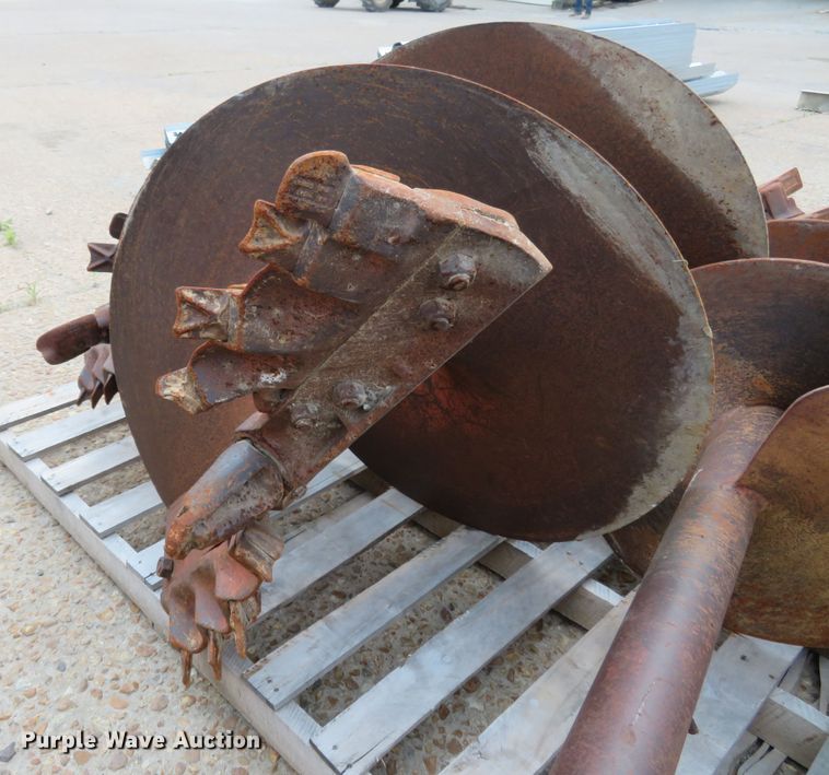 image for item IT9208 1998 Ford LT9513  crane truck