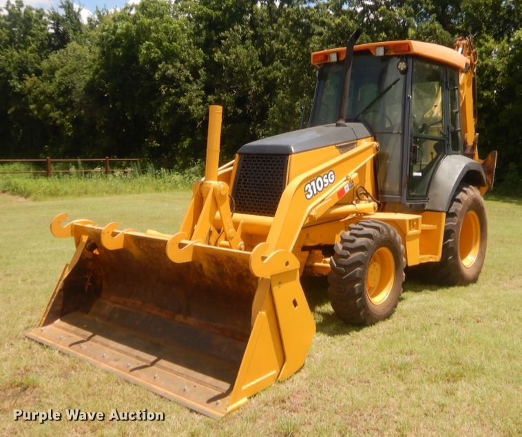 image for item IT9608 2003 John Deere 310SG  backhoe