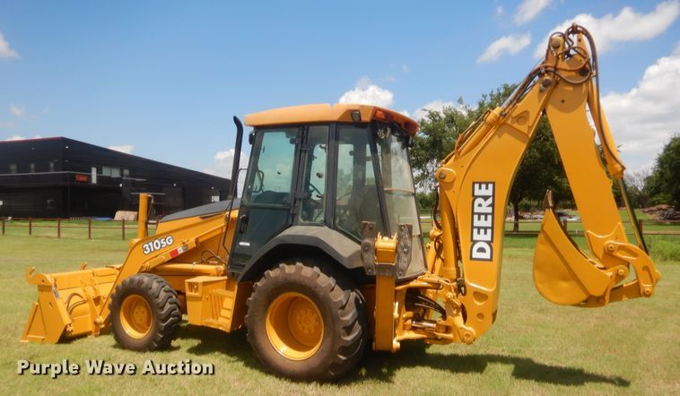 image for item IT9608 2003 John Deere 310SG  backhoe