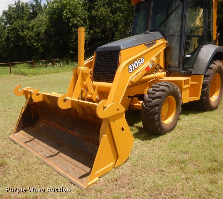 image for item IT9608 2003 John Deere 310SG  backhoe