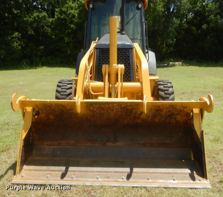 image for item IT9608 2003 John Deere 310SG  backhoe