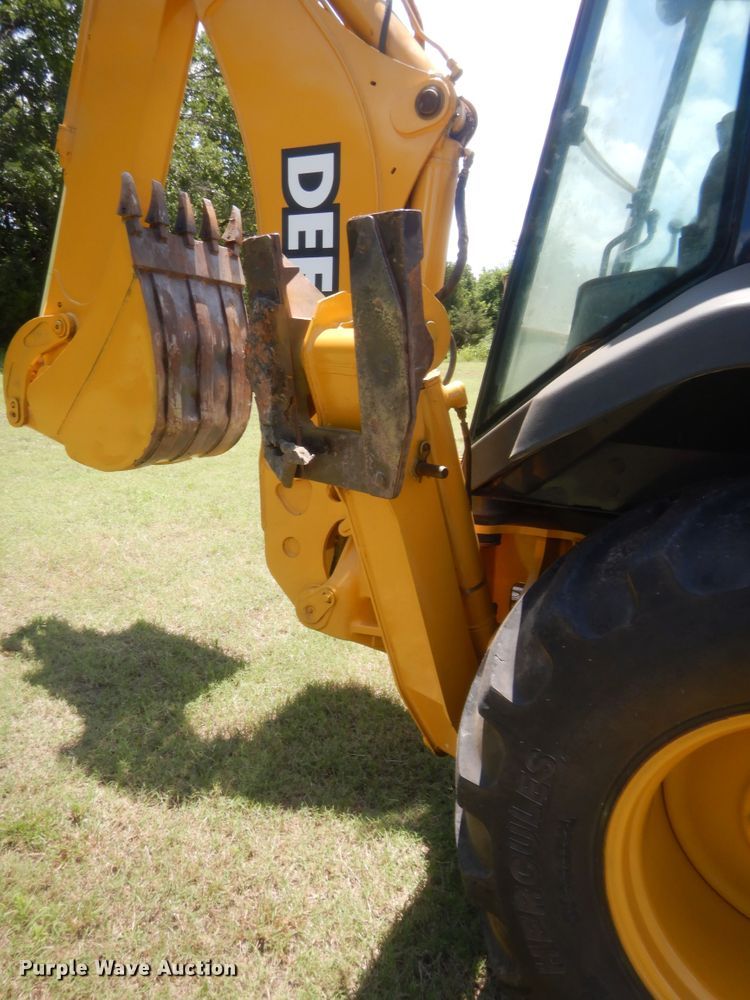 image for item IT9608 2003 John Deere 310SG  backhoe