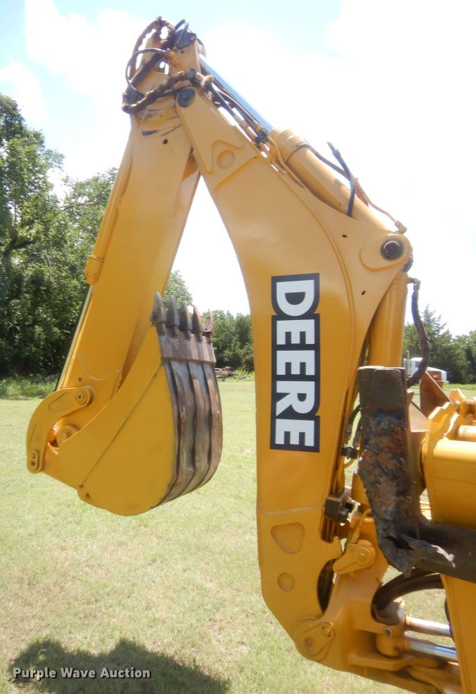 image for item IT9608 2003 John Deere 310SG  backhoe