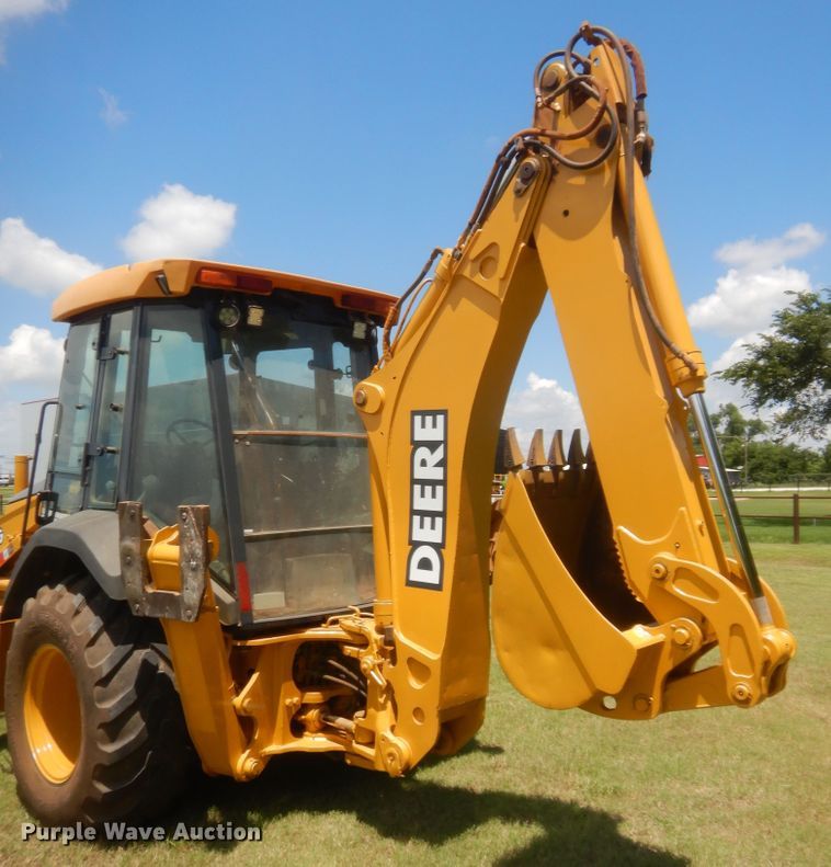 image for item IT9608 2003 John Deere 310SG  backhoe