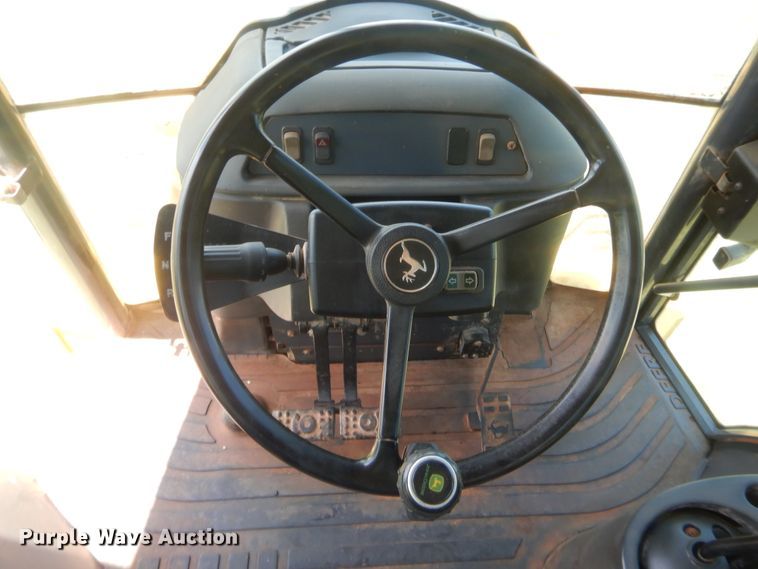 image for item IT9608 2003 John Deere 310SG  backhoe